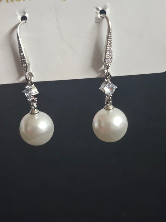 Pearl Drop Earrings Set - Classic for Any Occasion